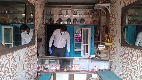 जानिये, कहां हुई ज्वेलरी शॉप में सेंधमारी कर लाखों की चोरी