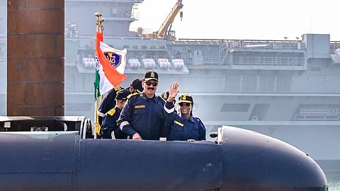 भारतीय नौसेना की पनडुब्बी में राष्ट्रपति मुर्मू, बनाया नया इतिहास