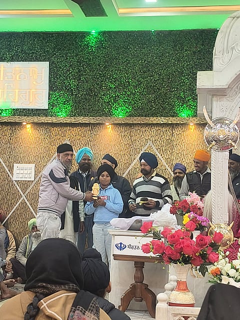 गुरुवाणी शबद पढ़ने वाले 24 बच्चों को किया गया सम्मानित