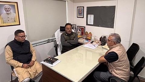 शाह से भेंट के दूसरे दिन दिलीप घोष समिक भट्टाचार्य से मिले, क्या मिलेगा महत्वपूर्ण दायित्व?