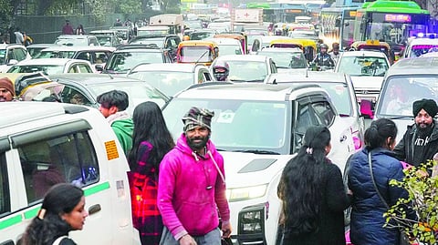 2025 में कुल 45.5 लाख यात्री वाहनों की बिक्री हुई