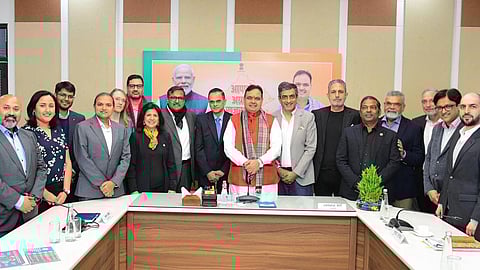 जयपुर में कंपनियों के प्रतिनिधियों साथ बातचीत करते राजस्थान के CM भजनलाल शर्मा