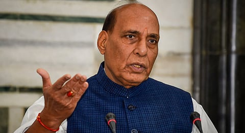 प्रदूषण से निपटने की भारत मजबूत, राजनाथ सिंह ने ‘समुद्र प्रताप’ पोत राष्ट्र को सौंपा