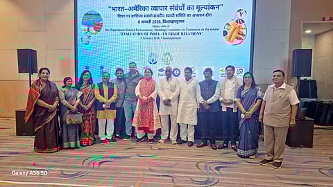 वाणिज्य संसदीय स्थायी समिति विशाखापत्तनम, चेन्नई, कोयंबटूर दौरे पर