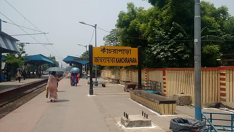 Shops remained closed in several places, including Kanchrapara, and tributes were paid to the martyrs!