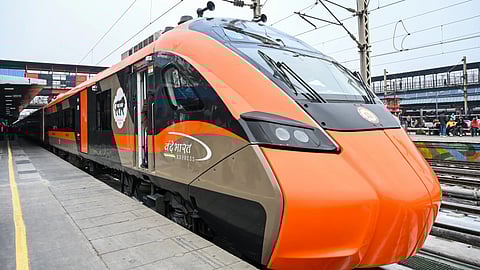 मोदी 17 को गुवाहाटी-कोलकाता वंदे भारत स्लीपर ट्रेन को दिखाएंगे हरी झंडी