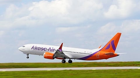 अकासा एयर की उड़ान में खराबी, उतारे गए पैसेंजर