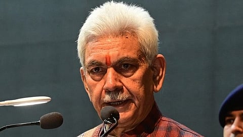 आतंकियों का साथ देने वाले 5 सरकारी कर्मचारी बर्खास्त