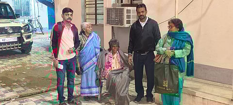 Barrackpore Police's humane initiative: Two women separated from their families were found and reunited with their loved ones.