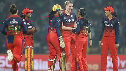 महिला प्रीमियर लीग : मुंबई इंडियंस पर RCB का पलड़ा भारी