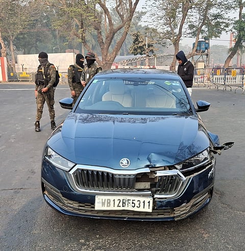 यही कार टकरायी थी रेड रोड पर