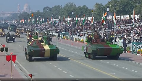 दिल्ली में 77वें गणतंत्र दिवस की भव्य परेड, मजबूत भारत का सैन्य प्रदर्शन