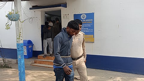 अवैध संबंध के विवाद में महिला पर धारदार हथियार से हमला