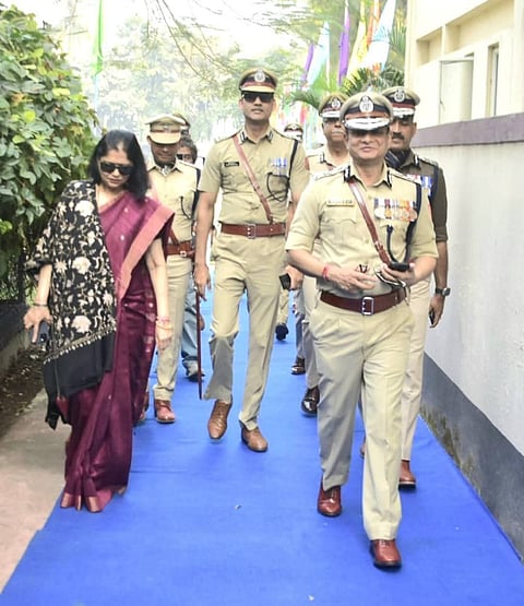 गुरुवार को अपने विदाई समारोह में पहुंचे डीजीपी राजीव कुमार