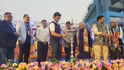 दुर्गापुर के क्रिकेट प्रेमियों को सौरव गांगुली ने क्या दिया उपहार ?