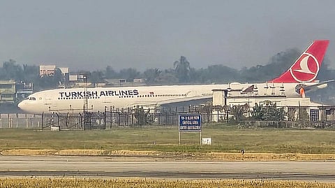 हादसाः कोलकाता एयरपोर्ट पर इस बड़ी एयरलाइंस कंपनी की फ्लाइट की आपात लैंडिंग