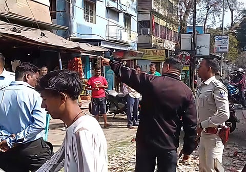 त्वरित कार्रवाई करते हुये अवैध निर्माण कार्य को रोका गया