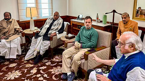 कांग्रेस अकेली लड़ेगी बंगाल चुनाव