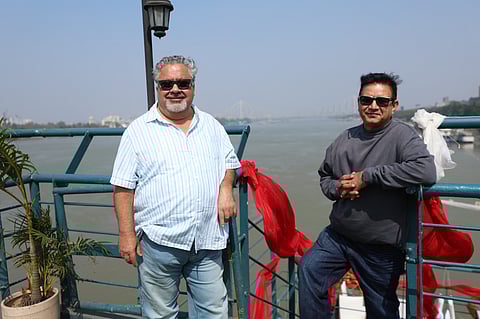 फिल्म कलाकार मनोज पाहवा व कुमुद मिश्रा कोलकाता में