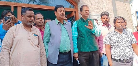 निगम में बैठक के बाद सफाई कर्मियों की हड़ताल हुई खत्म