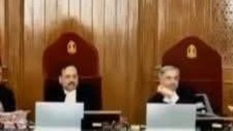 SIR सेंटरों में तोड़फोड़ पर SC सख्त, बंगाल DGP को हलफनामा देने का निर्देश