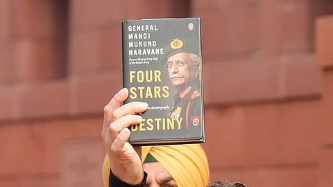 नरवणे की किताब को लेकर प्रकाशक आया सामने, कहा- कोई भी प्रति प्रकाशित नहीं