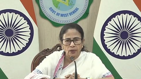 बंगाल में शिक्षित बेरोजगार युवाओं को अप्रैल से मिलेगा मासिक भत्ता, ममता बनर्जी ने की घोषणा