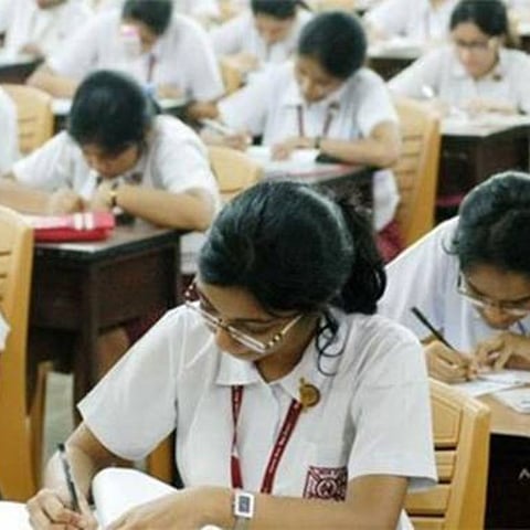 HS : परीक्षा से पहले एडमिट कार्ड में हुआ प्रिंटिंग एरर