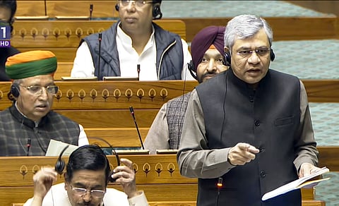 तृणमूल सांसद से रेलमंत्री ने पूछाः बंगाल सरकार को राज्य की जनता से इतना विद्वेष क्यों?