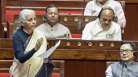 अर्थव्यवस्था को कमजोर बताने वाले लोग देश की उपलब्धियों का मजाक बना रहे हैं : वित्त मंत्री