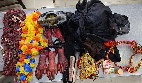 अभियुक्तों के पास से जब्त सामान