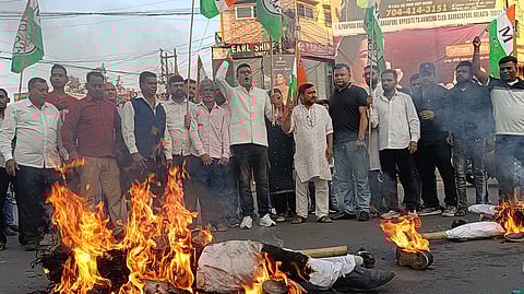 TMC Hindi cell burns effigy in Barrackpore, demands social boycott