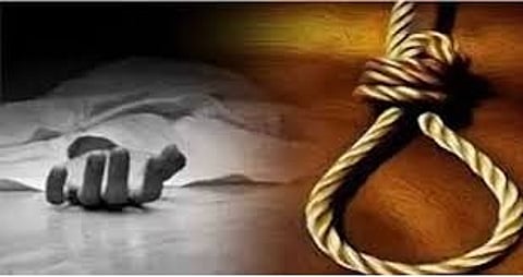 11 चर्मा चौक पर युवक का शव फंदे से लटका मिला