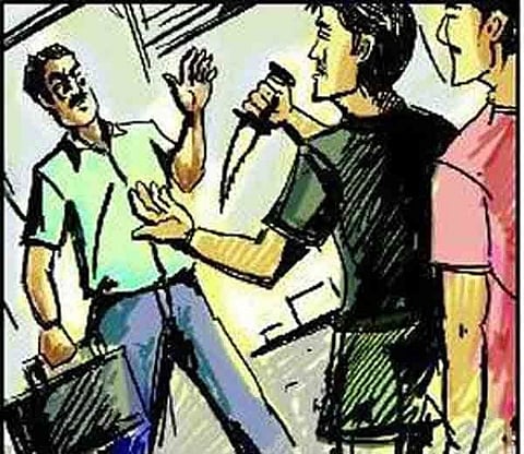 Family held hostage at gunpoint, looted of lakhs