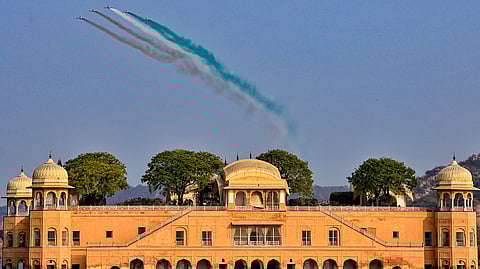 जलमहल इलाके में एयर शो