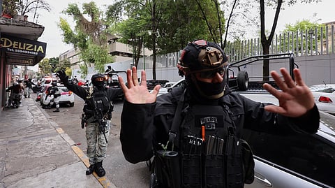 एल मेंचो के खिलाफ कार्रवाई के दौरान मेक्सिको की सेना।