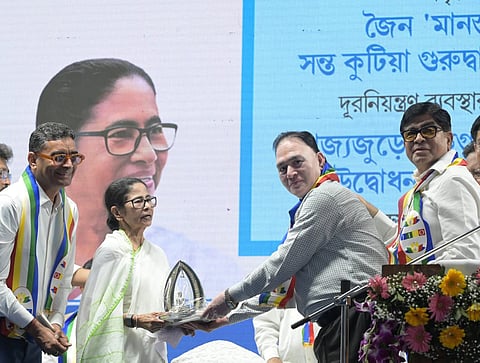 जैन समाज के प्रतिनिधियों द्वारा मुख्यमंत्री ममता बनर्जी को सम्मानित किया गया