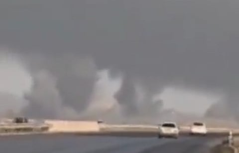 सोशल मीडिया में नतांज परमाण केंद्र से धुआं उठता वीडियो और फोटो वायरल हुआ है।