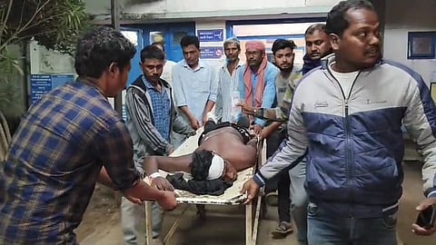 डंपर व ट्रैक्टर की टक्कर में 6 श्रमिक घायल