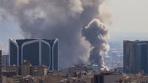 अमेरिकी हमले के बाद इरान में उठता धुआं।