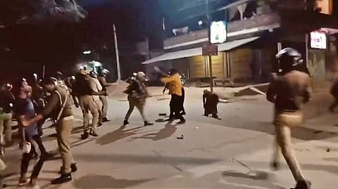 हड़हा कस्बे में तनाव