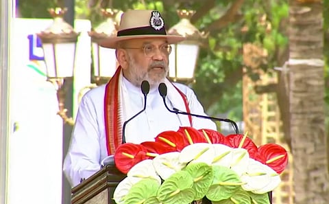 ओडिशा के मुंडाली में सीआईएसएएफ के स्थापना दिवस पर बोलते गृह मंत्री अमित शाह।