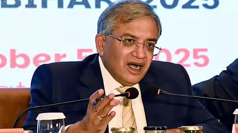 स्पीकर के बाद CEC पर निशाना: विपक्ष ला सकता है हटाने का नोटिस