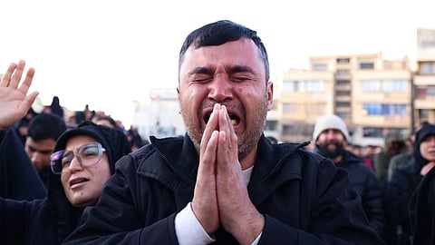 In Pics : खामेनेई की मौत: रोते-विलापते ईरानी, बदला मांगते!