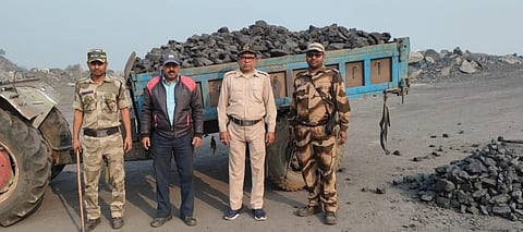 छापेमारी में 19.170 टन अवैध कोयला जब्त