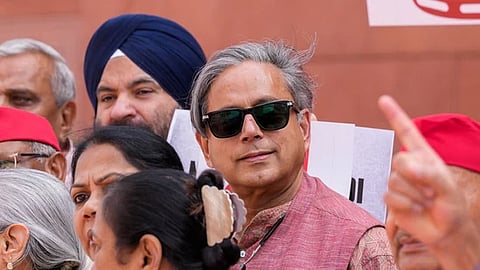 ईरान युद्ध पर कांग्रेस में घमासान, अय्यर-थरूर के बीच खुली चिट्ठियों की जंग