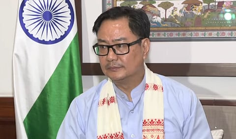 संसदीय कार्य मंत्री किरेन रीजीजू से विपक्षी नेताओं ने मिलकर आठ सांसदों का निलंबन रद्द करने का आग्रह किया।