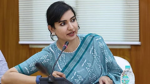 कांग्रेस की युवा विधायक सोफिया फिरदौस पर भी कार्रआई हुई।