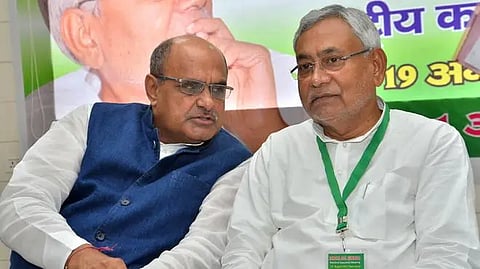 बिहार के मुख्यमंत्री नीतीश कुमार के साथ केसी त्यागी ( फाइल फोटो )