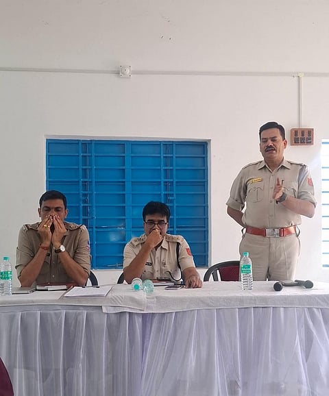 पीस बैठक में अफवाहों से बचने और सौहार्द बनाए रखने पर जोर